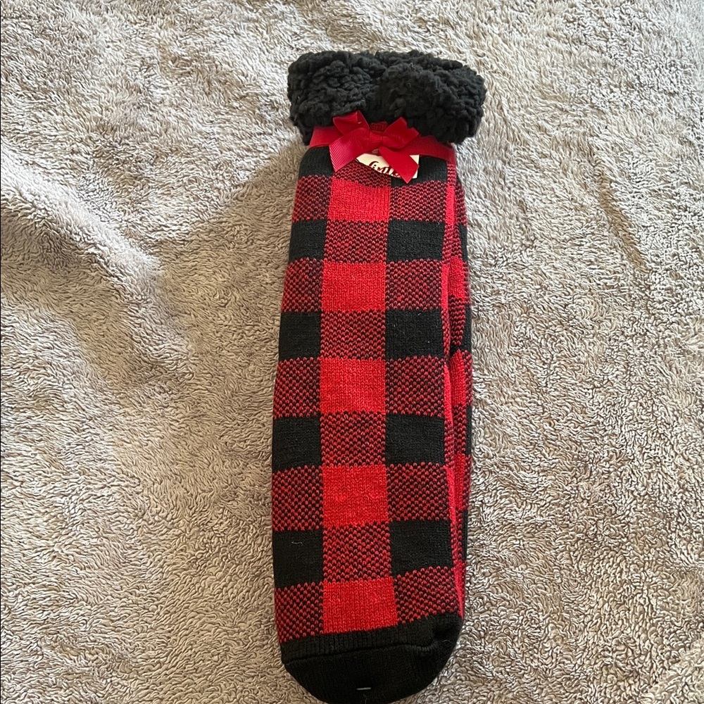 Red and Black Buffalo Plaid Cozy Fuzzy Lined Socks